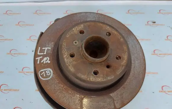 Nissan Qashqai Rear wheel hub spindle/knuckle 