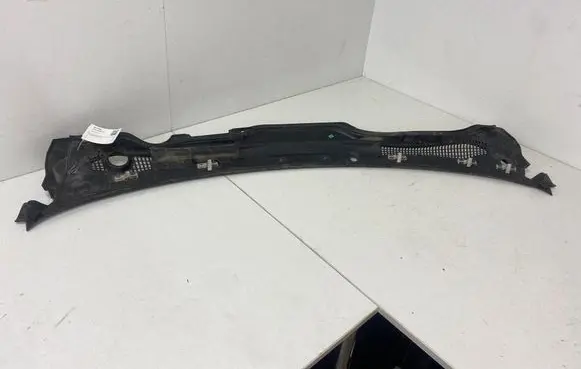 Volvo V50 Wiper trim