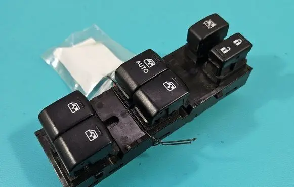 Subaru Forester SJ Electric window control switch 83071SG040 IMPRK1458802