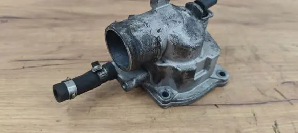 Mercedes-Benz E W211 Thermostat/thermostat housing A2C85403000
