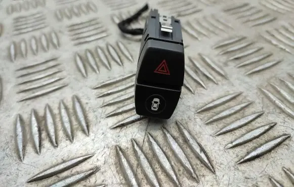 BMW 2 F45 Hazard light switch 6842274