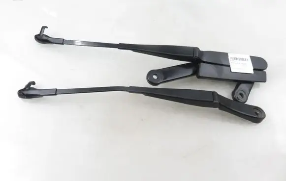 Volkswagen Touareg I Front wiper blade arm 3392125793 3392125790