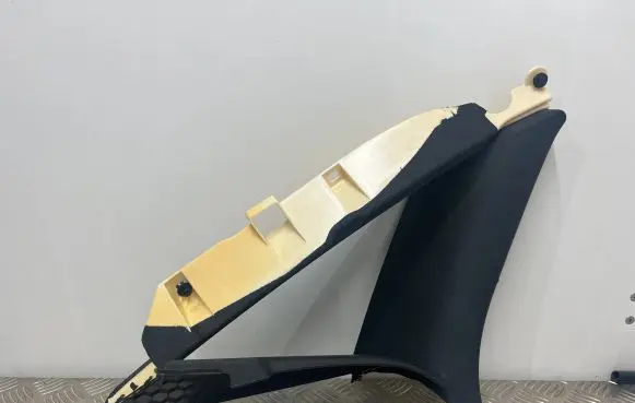(C) pillar trim