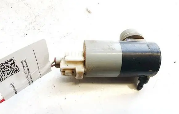 Toyota Avensis T270 Windscreen/windshield washer pump 30892 080917a