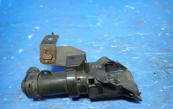 Nissan Murano Z50 Headlight washer spray nozzle 63800