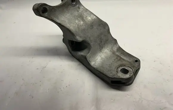Ford Mustang VI Engine mounting bracket FR3C6037CA