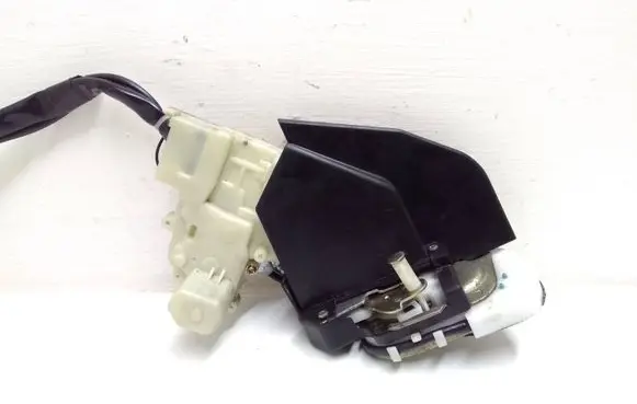 Lexus RX 300 Rear door lock