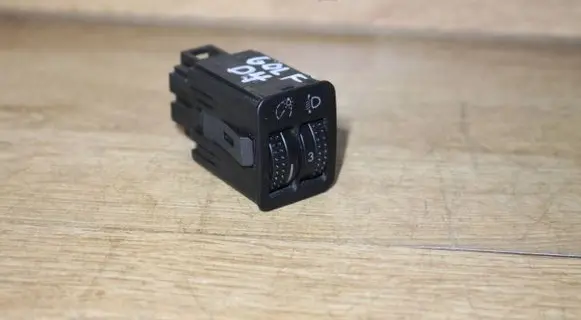 Volkswagen Golf IV Headlight level height control switch 1J0941333A