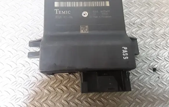 Audi A6 S6 C6 4F Gateway control module 4F0907468D