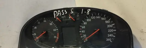 Volkswagen PASSAT B5 Speedometer (instrument cluster) 3B0919881F