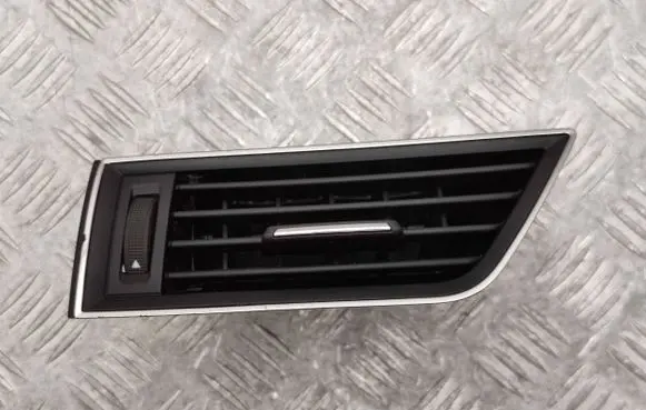 Skoda Superb B8 (3V) Dash center air vent grill 3V0819701D