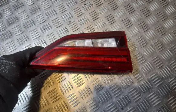 Audi A3 S3 8V Tailgate rear/tail lights 8V5945093F