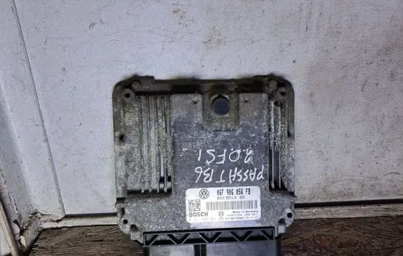 Volkswagen PASSAT B6 Engine control unit/module 06F906056FB 0261S02261