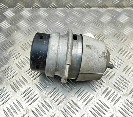 Engine mount bracket
