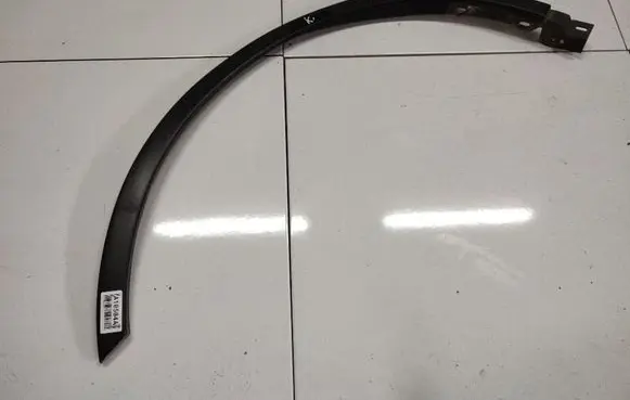 Subaru B9 Tribeca Front arch trim 