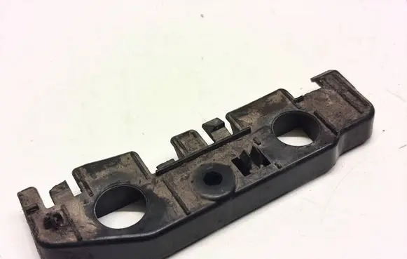 Audi A5 Fender mounting bracket 8W6853922A