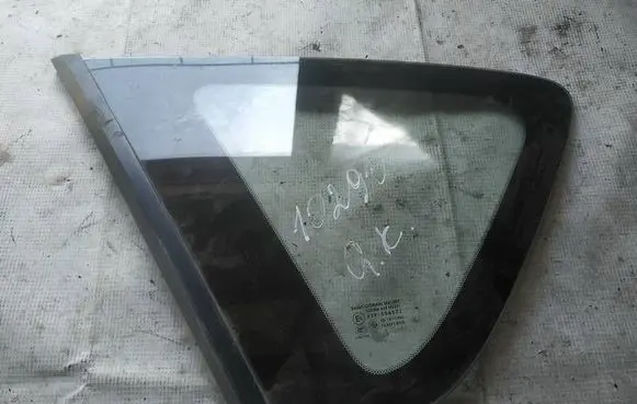 Mazda 3 I Rear side window as2