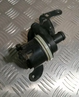 Skoda Fabia Mk2 (5J) Electric auxiliary coolant/water pump 6R0965561A