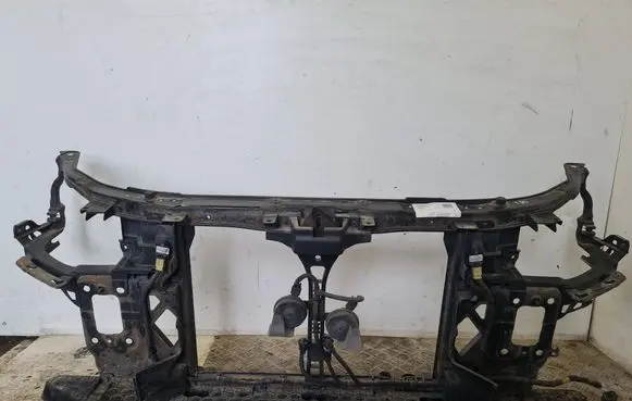 Hyundai i30 Radiator support slam panel 