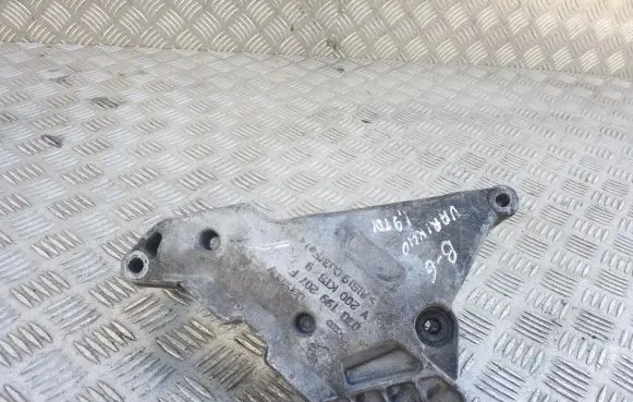 Volkswagen PASSAT B6 Engine mounting bracket 03G199207F