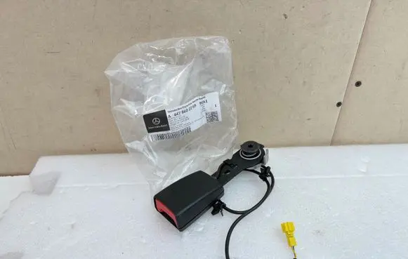 Mercedes-Benz Vito Viano W447 Rear seatbelt buckle 4478602269