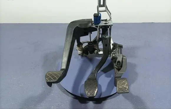 Audi A4 S4 B6 8E 8H Accelerator throttle pedal 8E1721117A