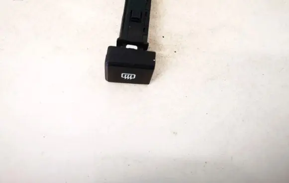 KIA Carens I Windscreen/window heater switch
