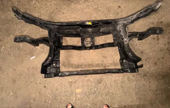 Volkswagen PASSAT B6 Top upper radiator support slam panel