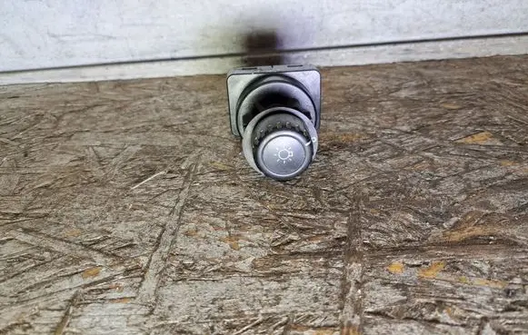 Opel Monterey Light switch 25190