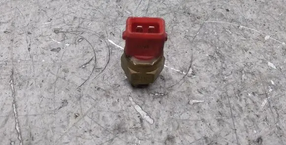 BMW 5 E39 Coolant temperature sensor 1741900