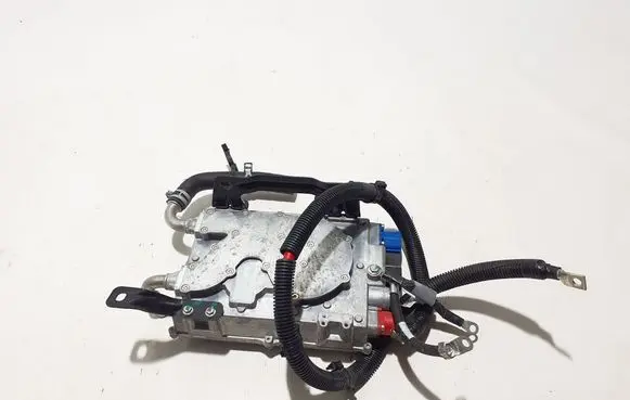 Voltage converter inverter