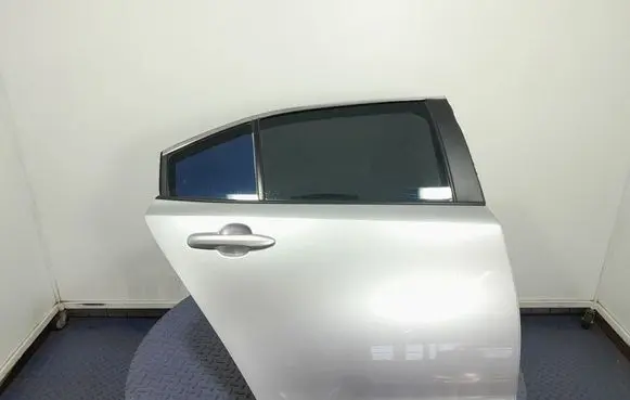 Toyota Corolla E10 Rear door