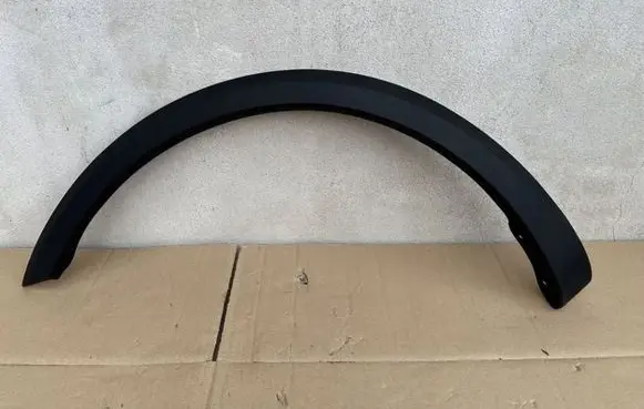 Suzuki Swift II Rear arch trim