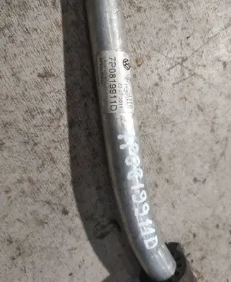 Volkswagen Touareg II Engine coolant pipe/hose 7P0819911D