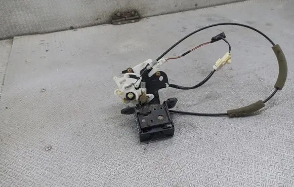 Mazda 3 I Loading door lock 