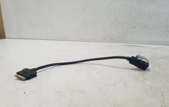 Volkswagen Touareg II iPod connector socket 5N0035554