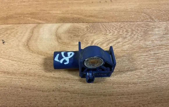 Mercedes-Benz E W212 Airbag deployment crash/impact sensor A2128204926 5WK43872