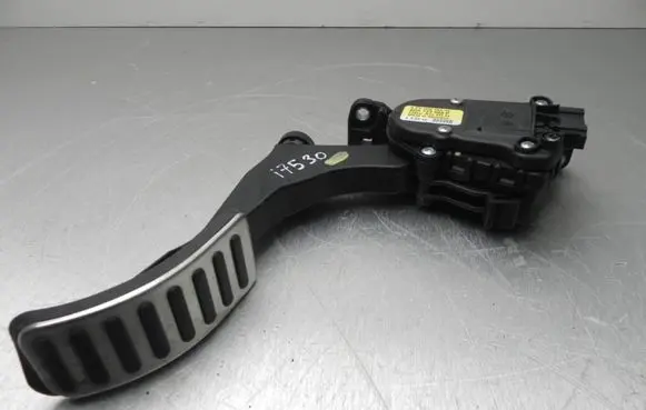 Skoda Fabia Mk2 (5J) Accelerator throttle pedal 6Q1723503P I7530