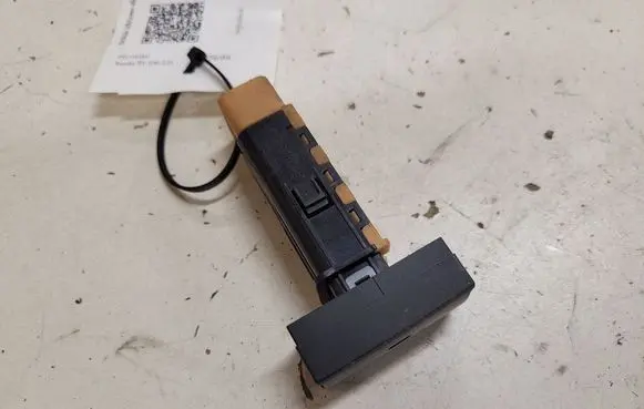Hyundai Santa Fe Windscreen/window heater switch 202002962
