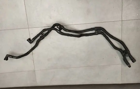 Peugeot 3008 I Engine coolant pipe/hose