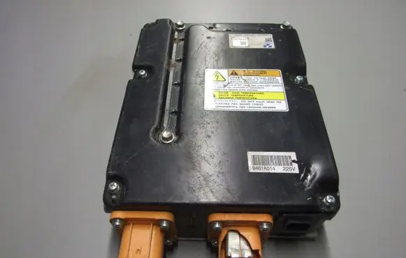 Mitsubishi Outlander Voltage converter/converter module 9461A014