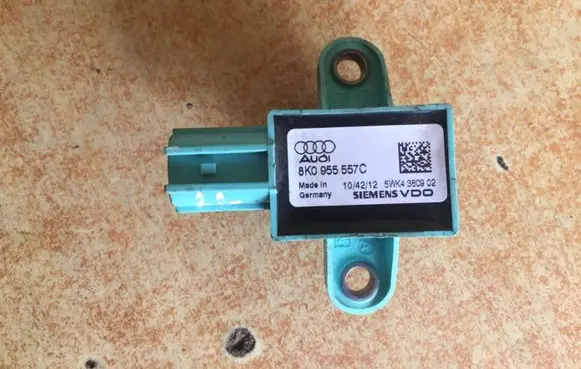 Audi A4 S4 B8 8K Airbag deployment crash/impact sensor 8K0955557C