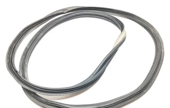 Trunk rubber seal (body)