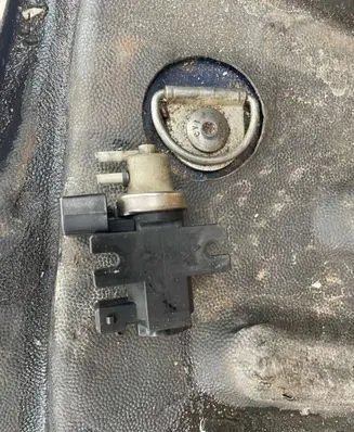 BMW 7 F01 F02 F03 F04 Turbo solenoid valve 7793032 05T133 70018200