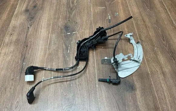 Mercedes-Benz E W213 ABS rear brake sensor A2135403905 A2135402905 A2055467380