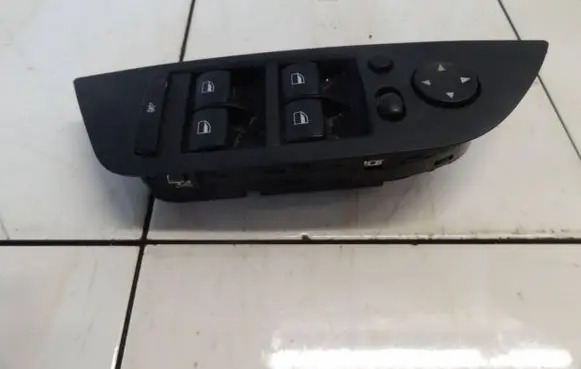 BMW X1 E84 Electric window control switch 9216049