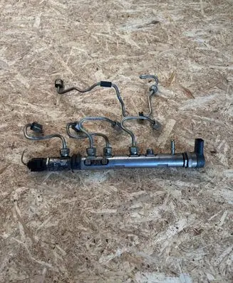 BMW 3 E92 E93 Fuel main line pipe 142981L1 0445214182 7809127