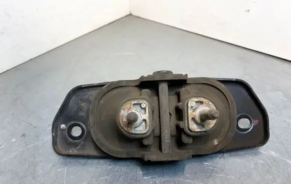 Dodge Journey Engine mount bracket 05085490AC