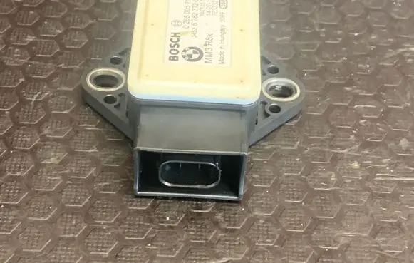 BMW X1 E84 ESP acceleration yaw rate sensor 0265005713 7033321 6782372