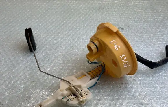 BMW 3 E46 Fuel level sensor 6752054